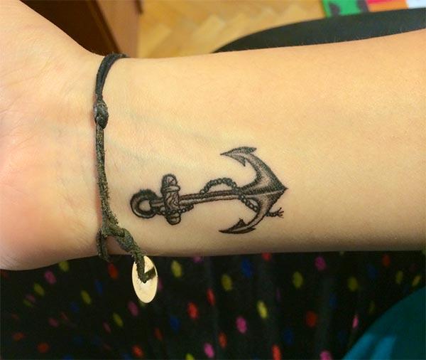  A cool anchor and rope tattoo ideas for Girls on wrist