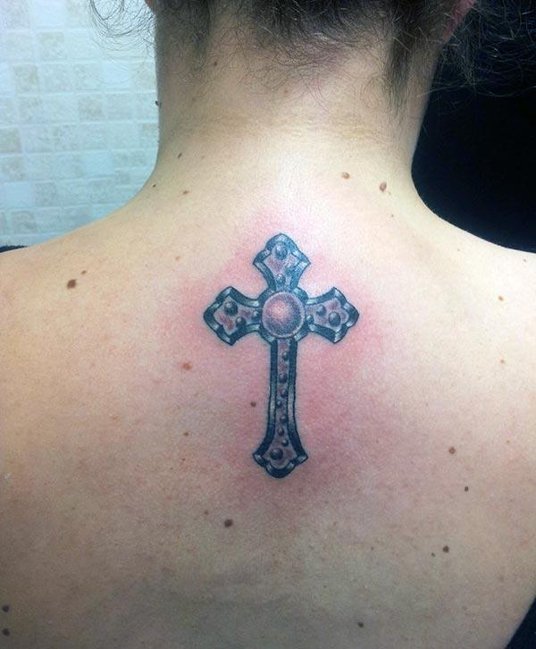 A stunning 3D cross tattoo design on back shoulder for Ladies