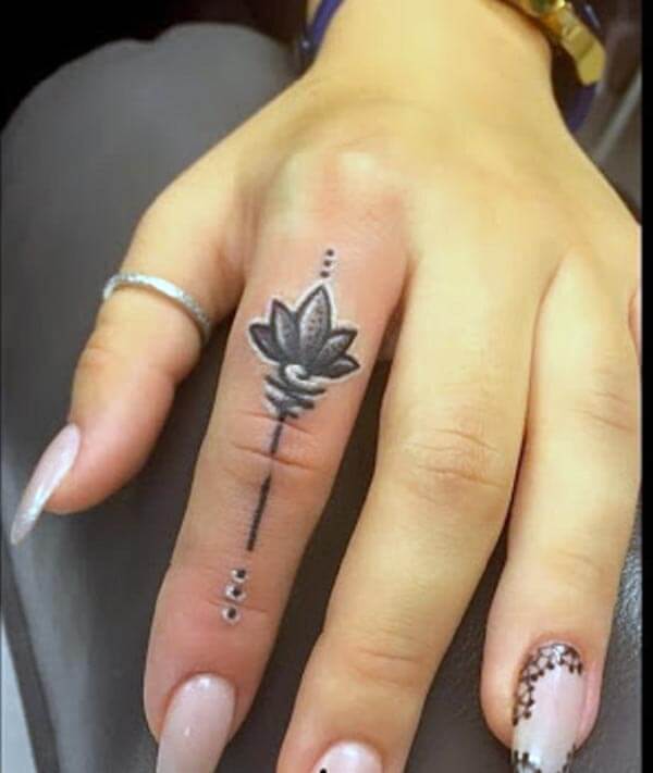 An enchanting finger tattoo design for Ladies