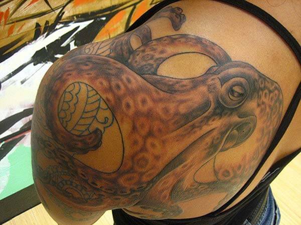 Octopus Tattoo Woman Back - wide 1