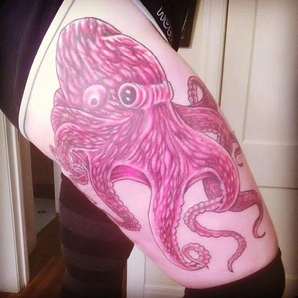 An eye-catchy octopus tattoo design on thigh for Women
